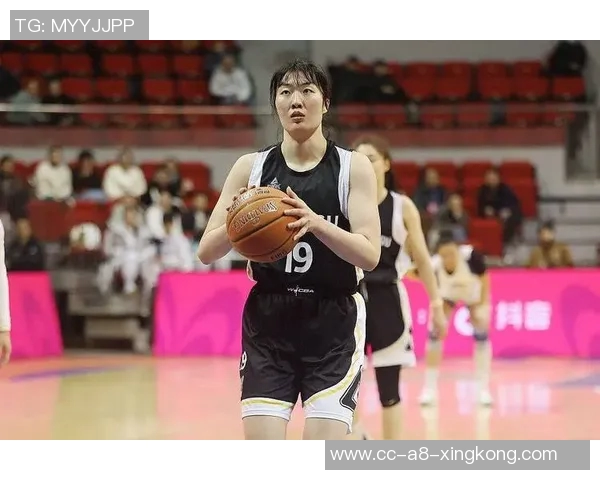 中国篮球之队祝福罗欣棫生日快乐愿你在时光中不断成长绽放光彩如棫树般挺拔