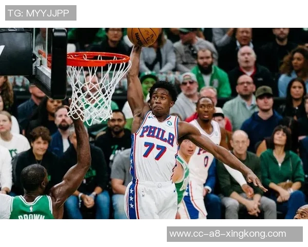 埃奇库姆状态低迷表现不佳仅得9分3板2助2断1帽难助球队取胜